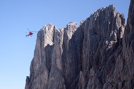 Blick auf Predigtstuhl Nordgipfel, Mittelgipfel und Hauptgipfel vom Ellmauer Tor Blick auf Predigtstuhl Nordgipfel, Mittelgipfel und Hauptgipfel vom Ellmauer Tor