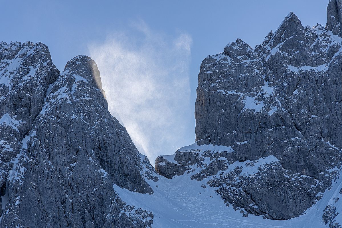 Schneefahnen an den Graten