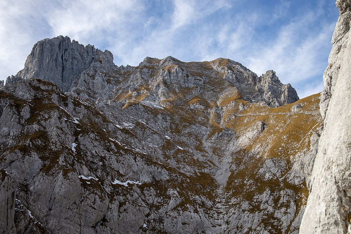 Blick zum Normalweg der Ackerlspitze, der bereits wieder schneefrei ist