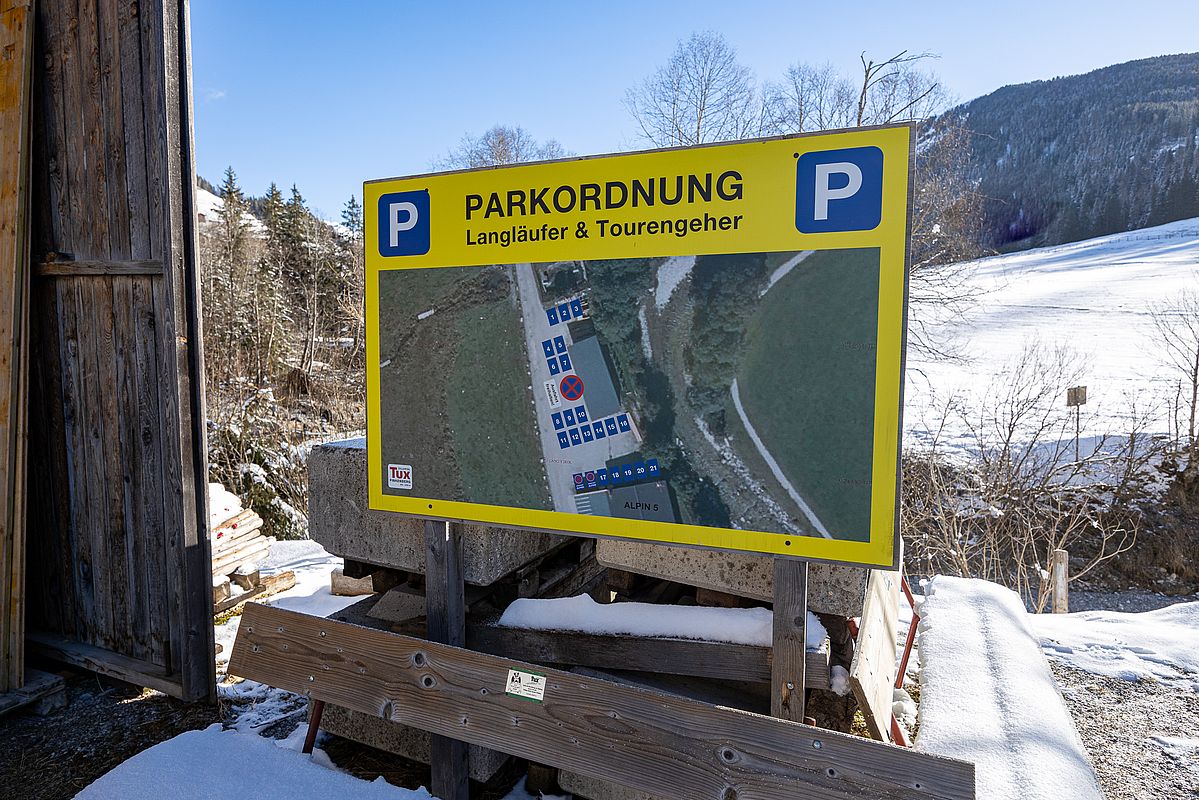 Parkplatz am Hubschrauberlandeplatz Juns