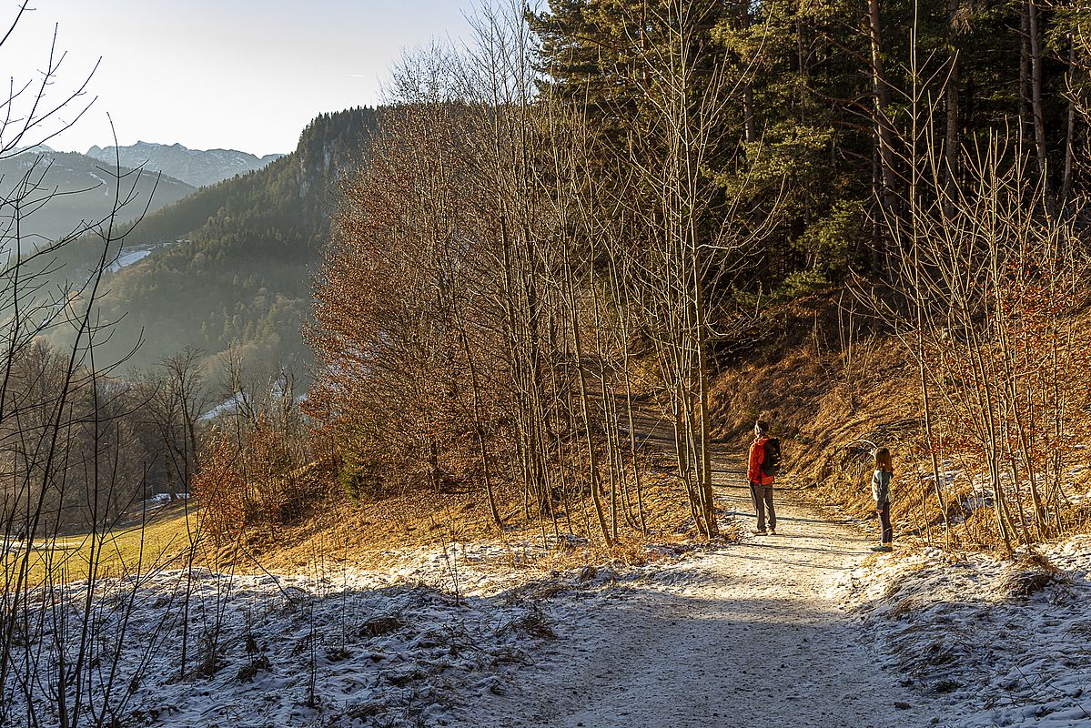 Die Wanderwege sind schneefrei oder haben nur stellenweise eine dünne Schneeauflage