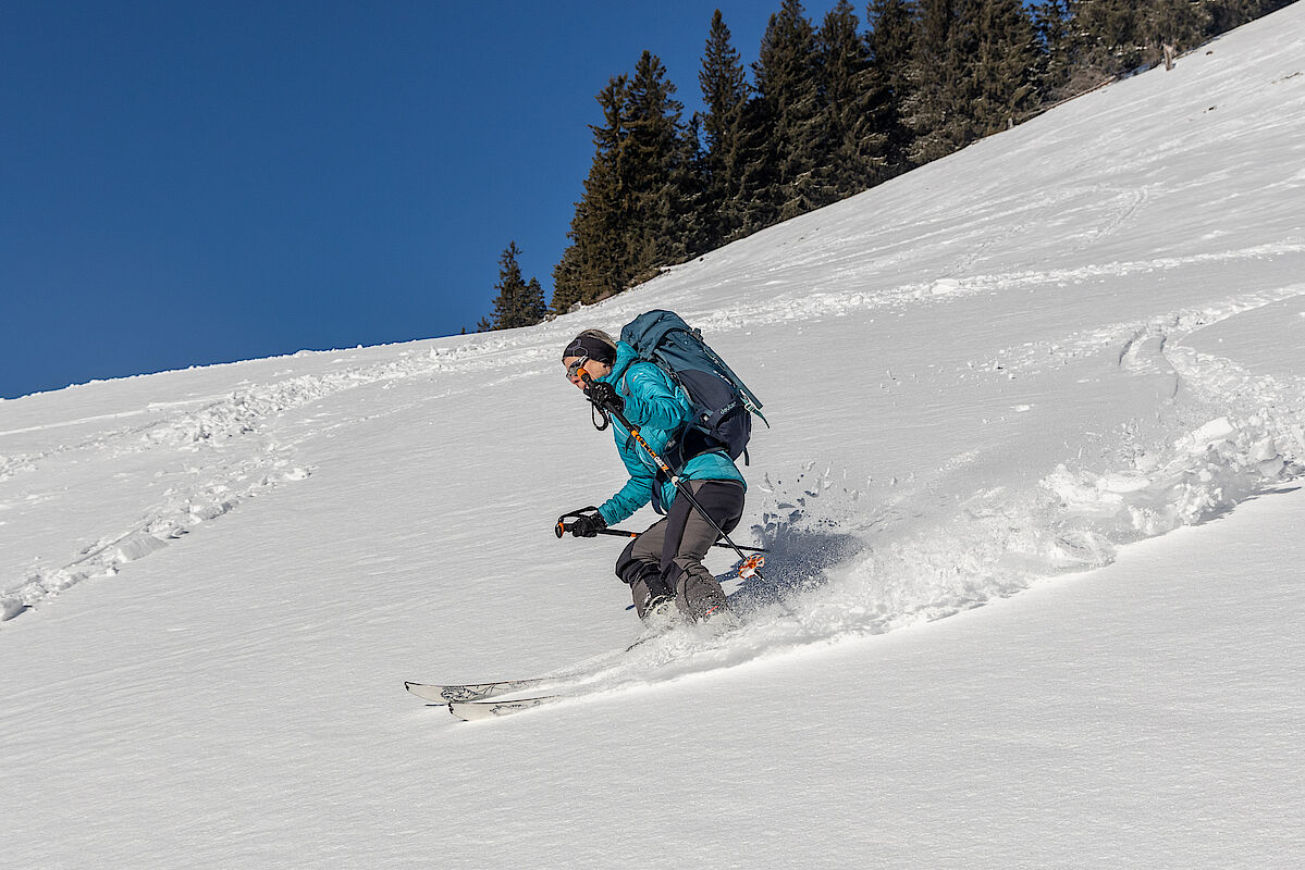 Mit den 5-7 cm Pulverschnee auf der harten Unterlage aber super fahrbar