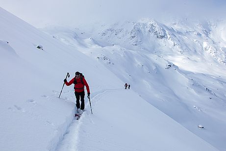 Am Ende des Nordhangs zum Nördlichen Schober ziehen sich die Entlastungsabstände ziemlich auseinander. Am Ende des Nordhangs zum Nördlichen Schober ziehen sich die Entlastungsabstände ziemlich auseinander.