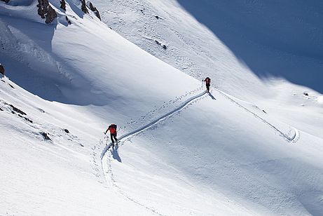 Perfekt angelegte Aufstiegsspur in Richtung Steinkarspitze. Perfekt angelegte Aufstiegsspur in Richtung Steinkarspitze.