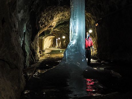 Eistunnel am Speicher Zillergrund Eistunnel am Speicher Zillergrund