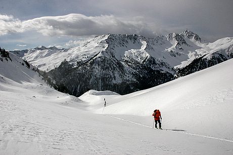 Aufstieg am Hohen Mann vorbei durch schönes Skigelände Aufstieg am Hohen Mann vorbei durch schönes Skigelände