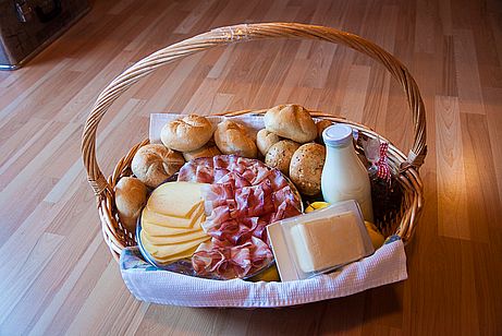 Verpflegungskorb am Lercherhof in Schalders Das Frühstück ist fertig.... Verpflegungskorb am Lercherhof in Schalders