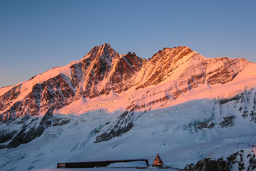 Der Großglockner im Sonnenaufgang von der Oberwalderhütte 