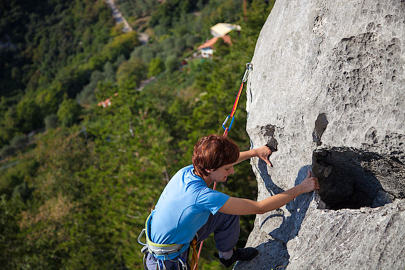 Großgriffige Kletterei in Prime Esperienze (5a)