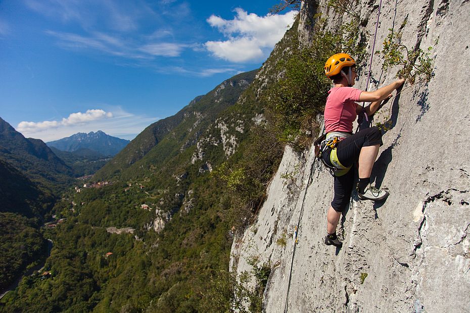 Ulli freut sich in "Flebo" (5c) über den griffigen Fels