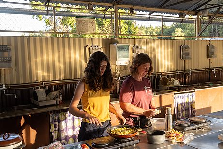 Komfortable Gemeinschaftsküche am Campingplatz
