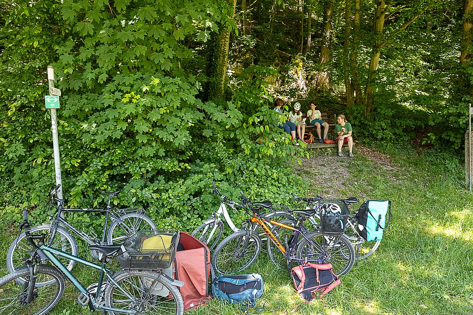 Radlparkplatz beim Wilhelm-Busch-Denkmal an der Milbinger Wiese