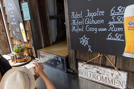 Getränkekarte für Leute, die eher nicht über den Stopselzieher absteigen... Getränkekarte für Leute, die eher nicht über den Stopselzieher absteigen...