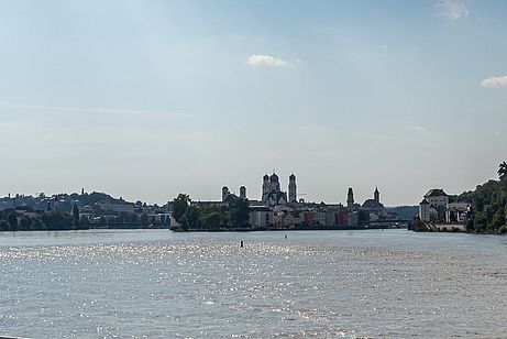 Passau vom Sightseeing-Schiff aus Passau vom Sightseeing-Schiff aus