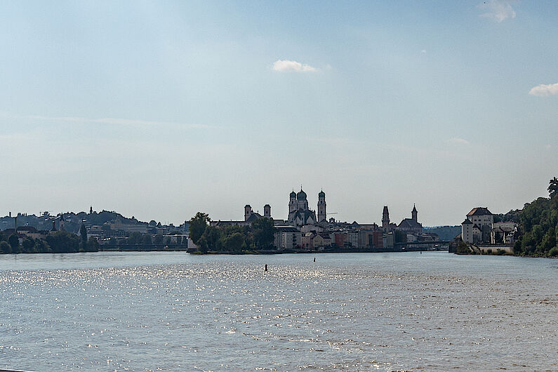 Passau vom Sightseeing-Schiff aus