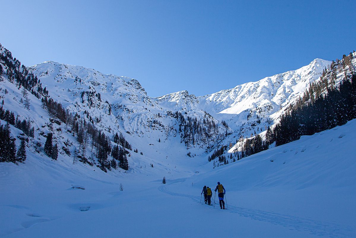 Morgendlicher Aufstieg durchs Rollertal