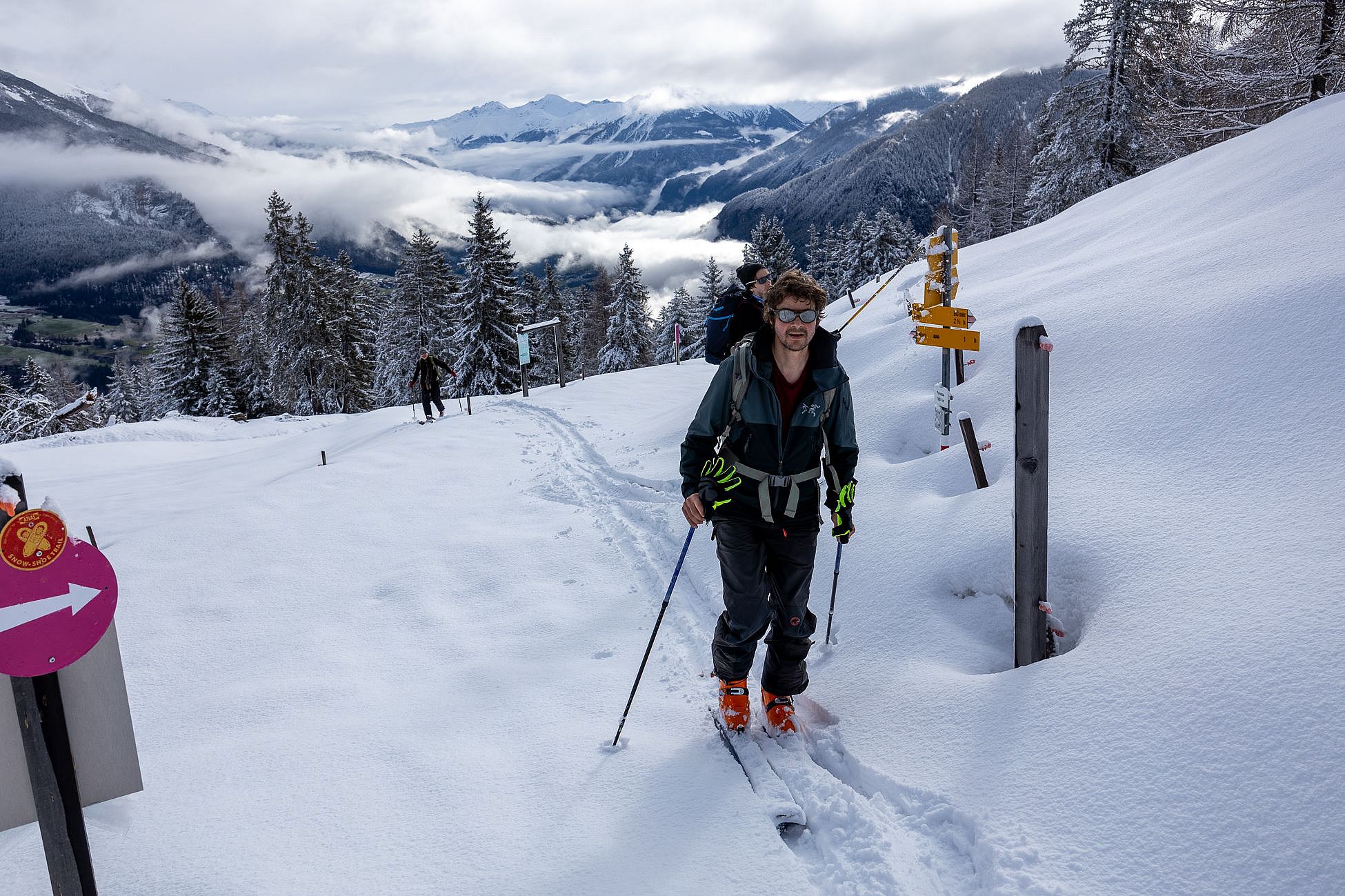 Ab etwa 1700 m dann viel Altschnee Auf etwa 1700 m dann viel Altschnee