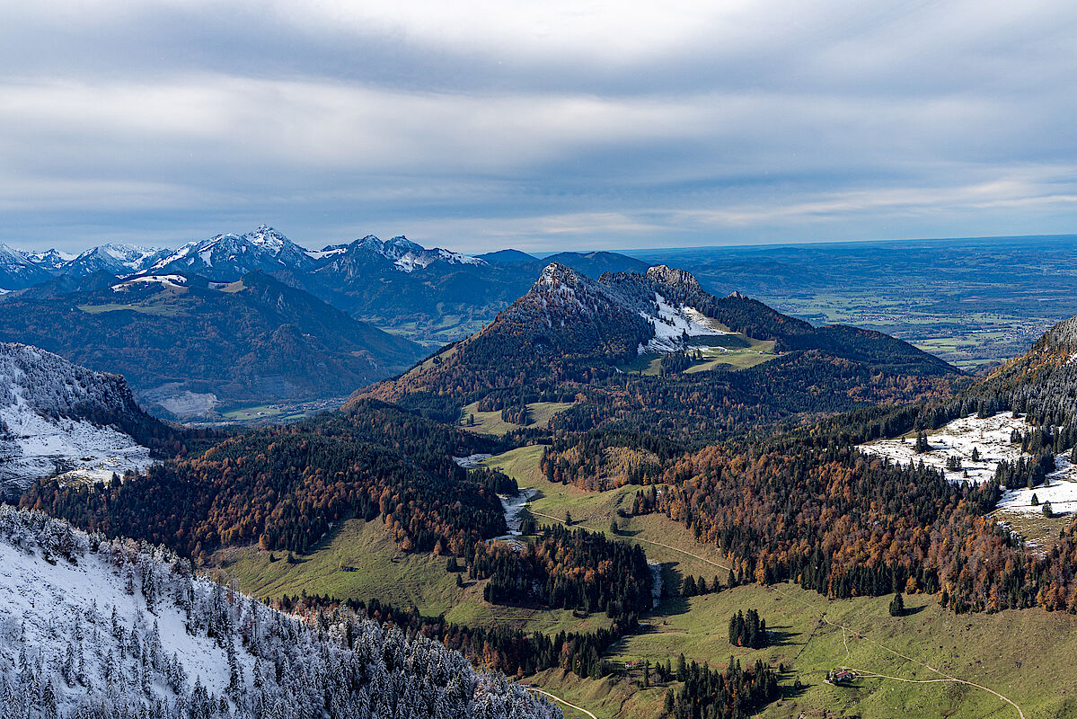 Intensives Farbenspiel am Heuberg