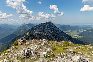 Blick vom Hochstaufen zum Zwiesel und nach Inzell