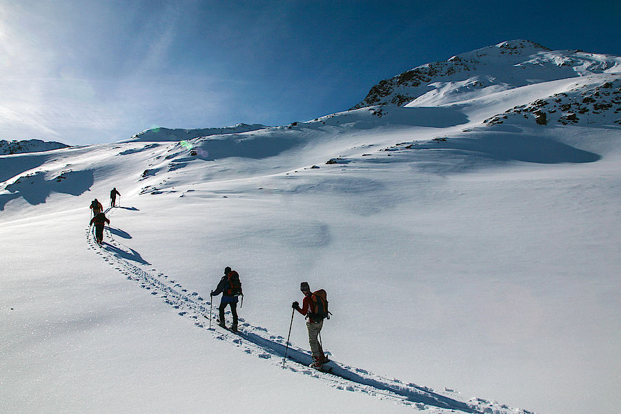 Schönes kupiertes Skigelände in der Nordostflanke des Kahorns 