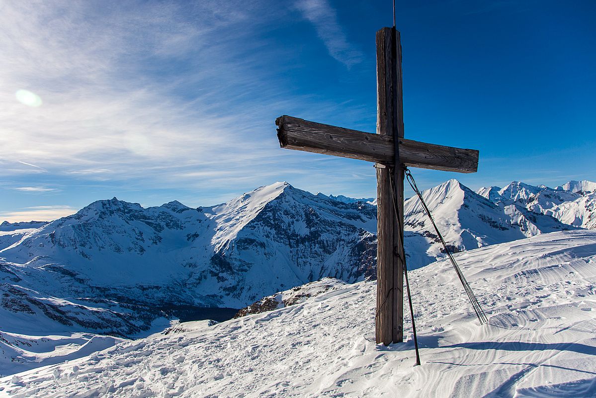 Grandioses Panorama mit Sonnblick, Hocharn und Ritterkopf (v. links) 