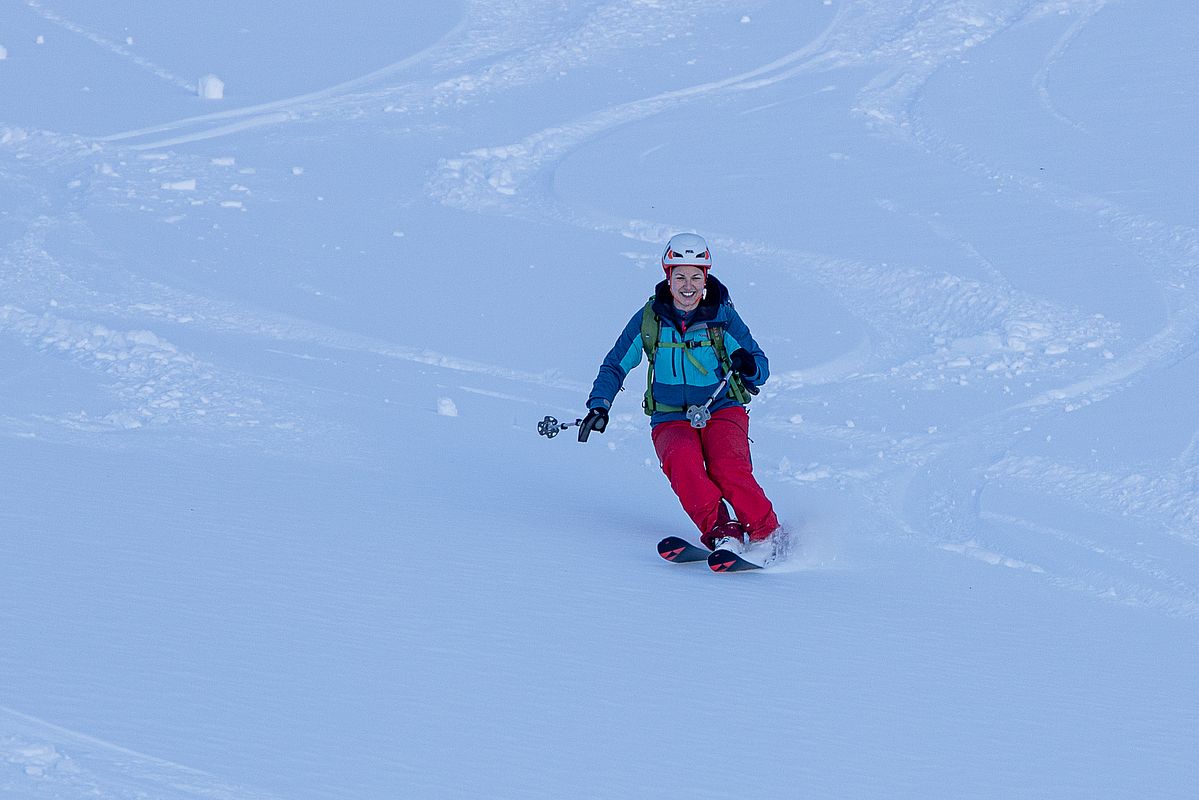 Pulverschnee im mittleren Teil