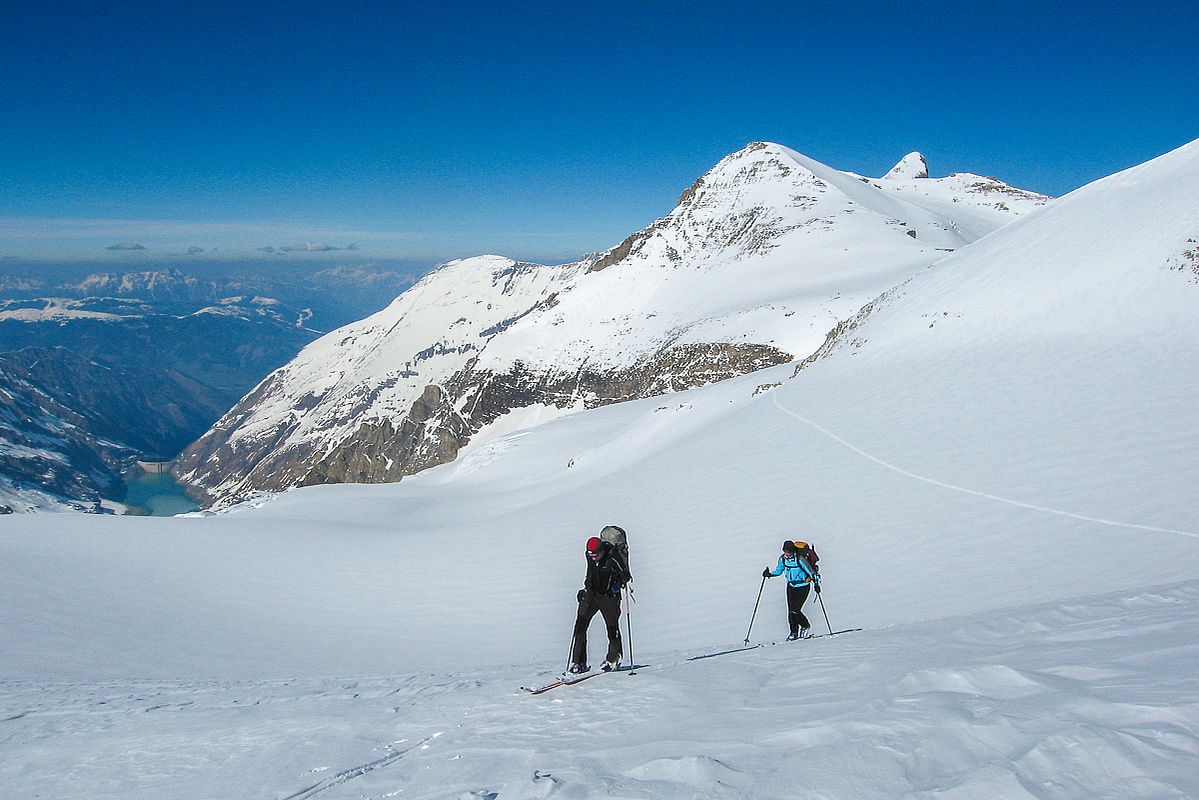 Die Klockerin von der Keilscharte aus gesehen, dahinter spitzt das Gr. Wiesbachhorn hervor. 