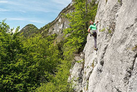 Der lange Weg zum Ausstieg (6) Konrad klettert im "Langen Weg zum Ausstieg"