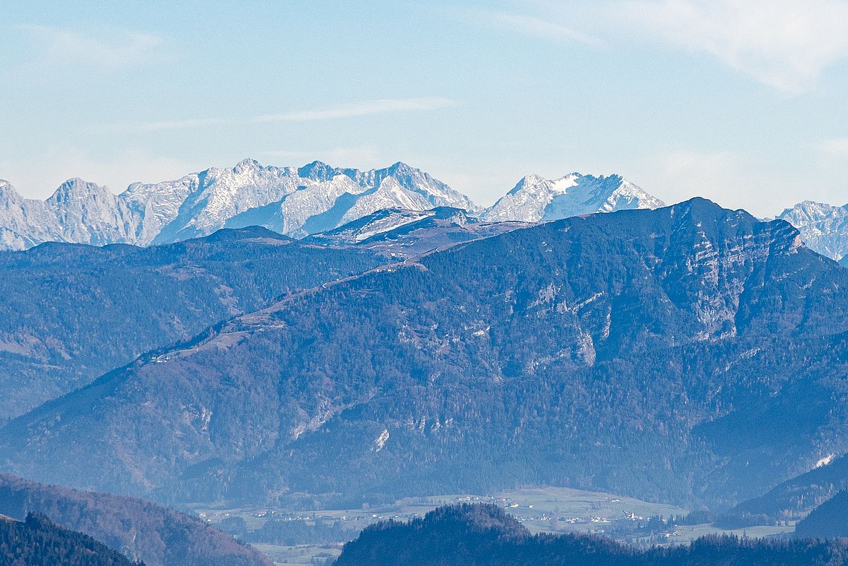 Im Osten die Berchtesgadener Alpen mit Hochkalter und Watzmann
