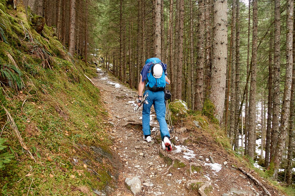 Der untere Teil des Sommerwegs zur Bamberger Hütte