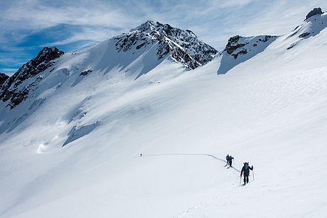 Aufstieg über den Bärenbartferner zum Äußeren Bärenbartkogel Aufstieg über den Bärenbartferner zum Äußeren Bärenbartkogel