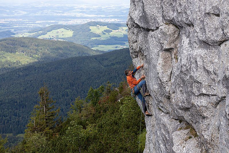 Die Route "Wie die Zeit vergeht" (7+/8-) gehört zu den besten am Zehnerstoa