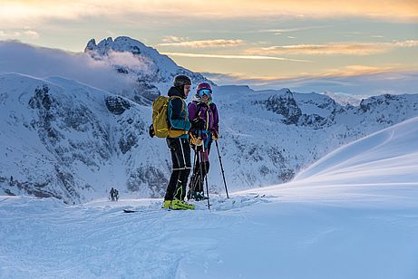 Herrliche Abendstimmung vor dem letzen Abfahrtsstück zur Südwiener Hütte Herrliche Abendstimmung vor dem letzen Abfahrtsstück zur Südwiener Hütte