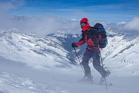 Stürmisches Wetter erfordert eine absolut winddichte Außenhaut, um den Windchilleffekt abzumildern. Stürmisches Wetter erfordert eine absolut winddichte Außenhaut, um den Windchilleffekt abzumildern.