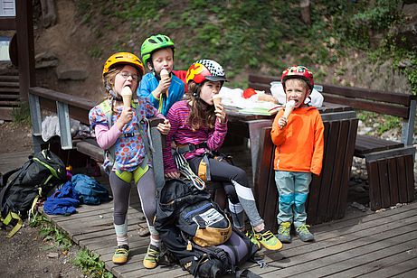 Urlaubshighlight für die Kinder Urlaubshighlight für die Kinder: Toni's Eis direkt am Fels