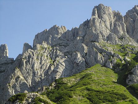 Regalmwand und Törlwand von Süden - vorgelagert die Wand am Gildensteig - Foto: J. Astl Regalmwand und Törlwand von Süden - vorgelagert die Wand am Gildensteig - Foto: J. Astl