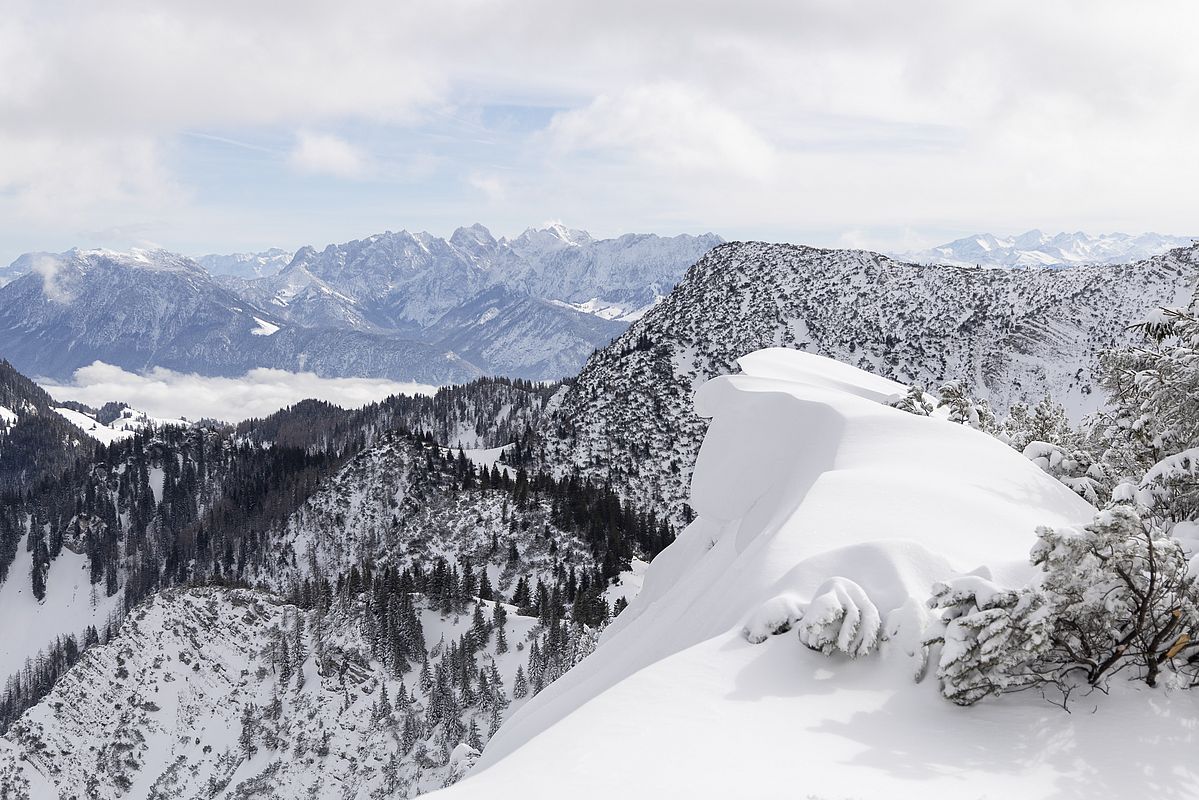 Wächten am Gipfel des Kleinen Traithen