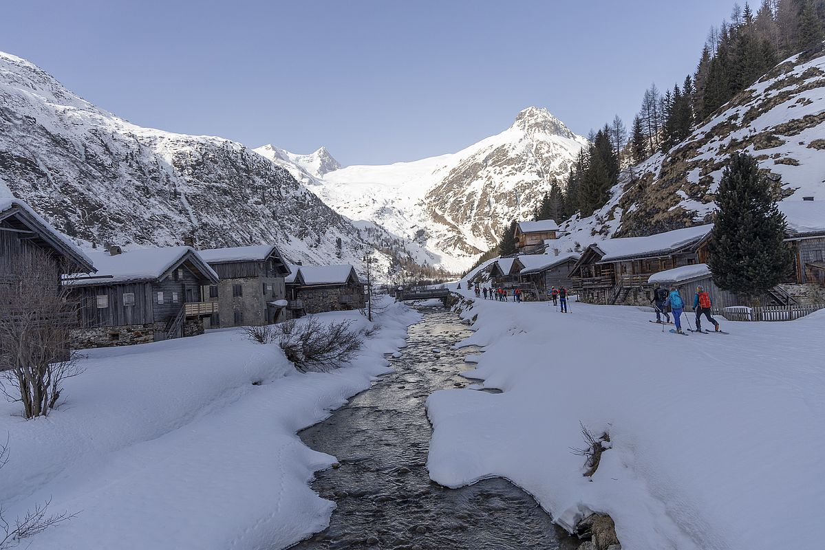 Schattiger Kühlschrank in Innergschlöss