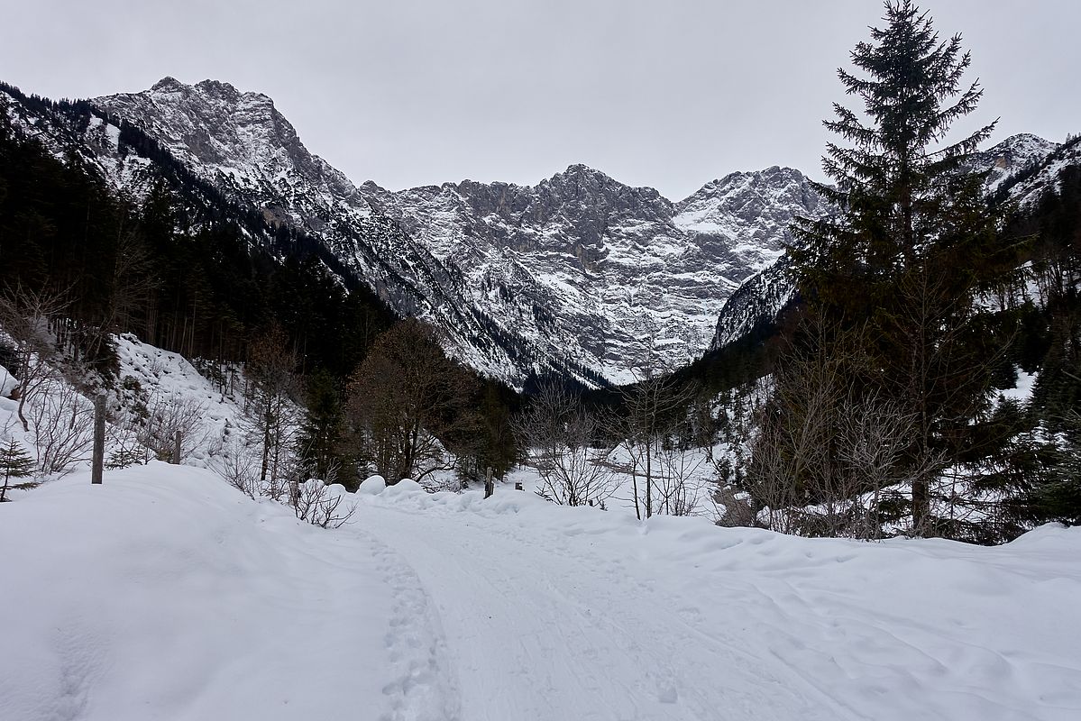 Im Talboden schaut's noch gut aus