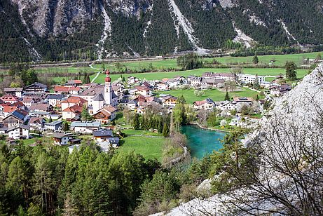 Tiefblick vom Sektor Sparchet auf Nasserreith Tiefblick vom Sektor Sparchet auf Nasserreith