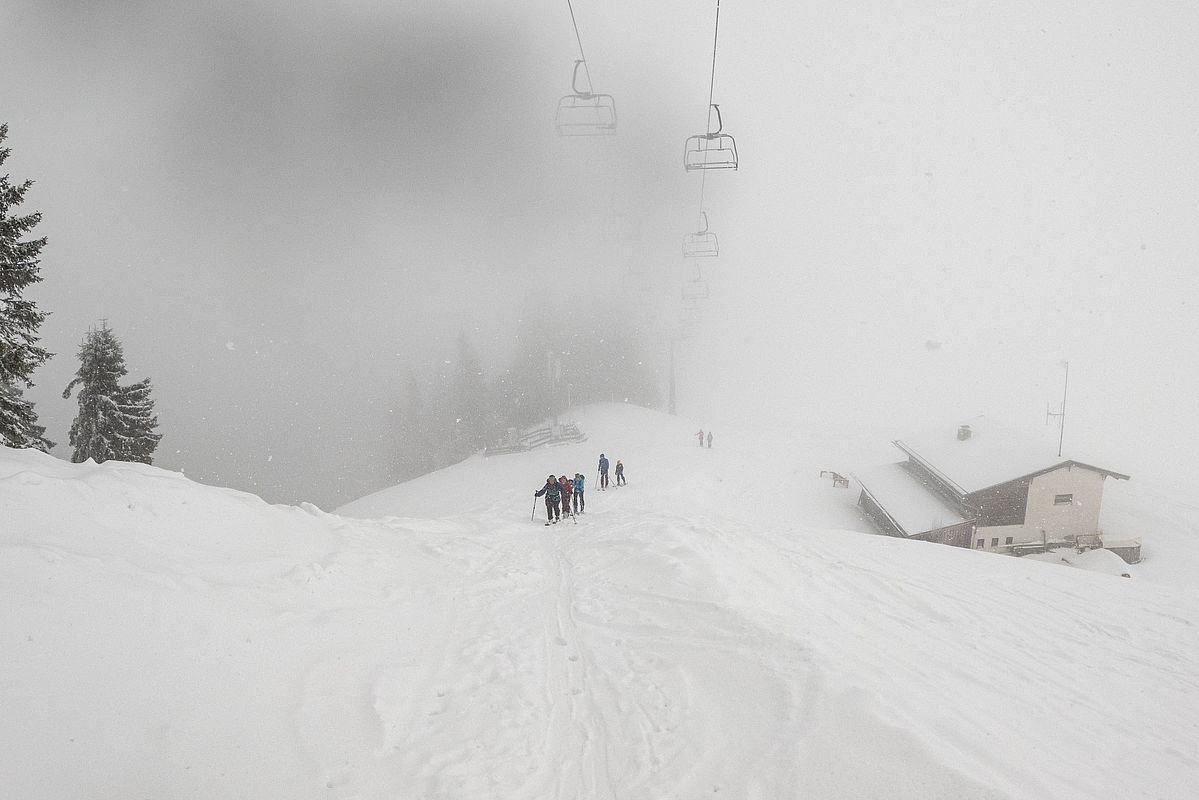 Aufstieg und Abfahrt über die Pisten im Bereich Kitzlahnerlift