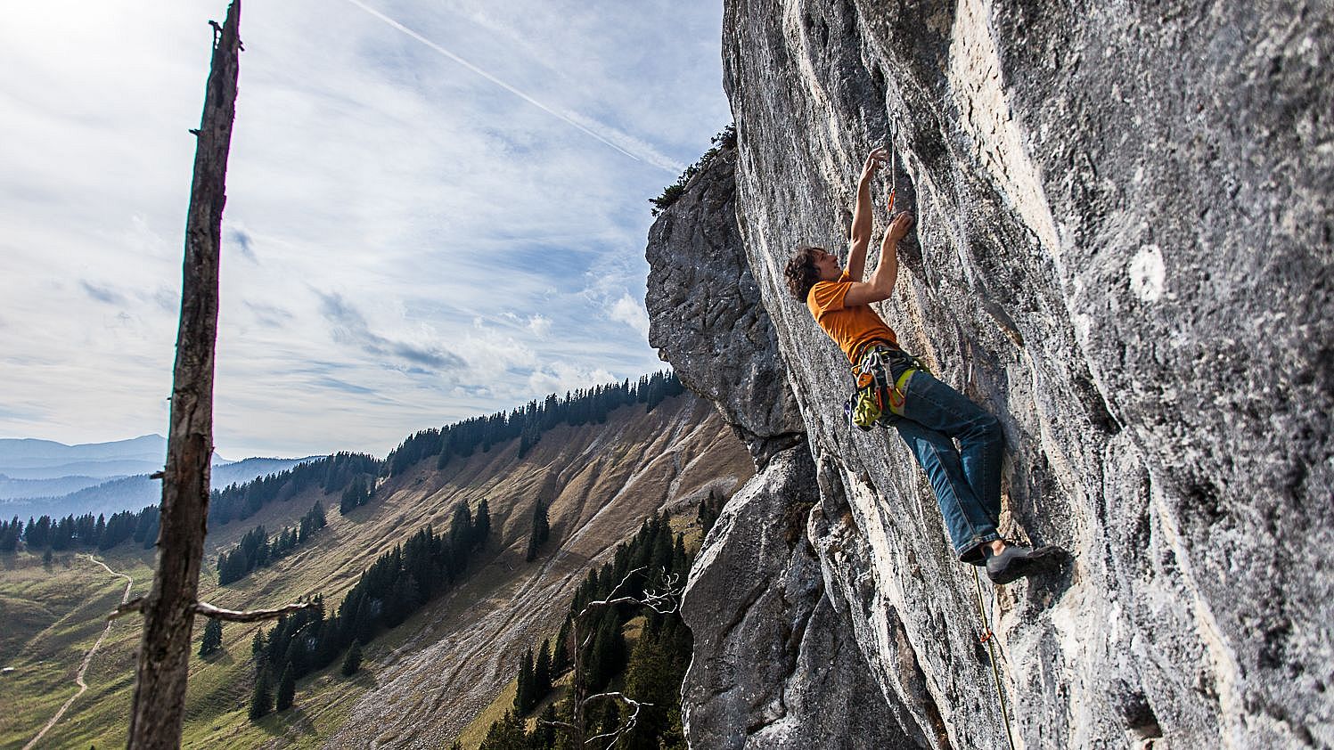 Stefan Rehm in seiner Route "Breaking the waves" (9+) Stefan Rehm in seiner Route "Breaking the waves" (9+) an der Krettenburg