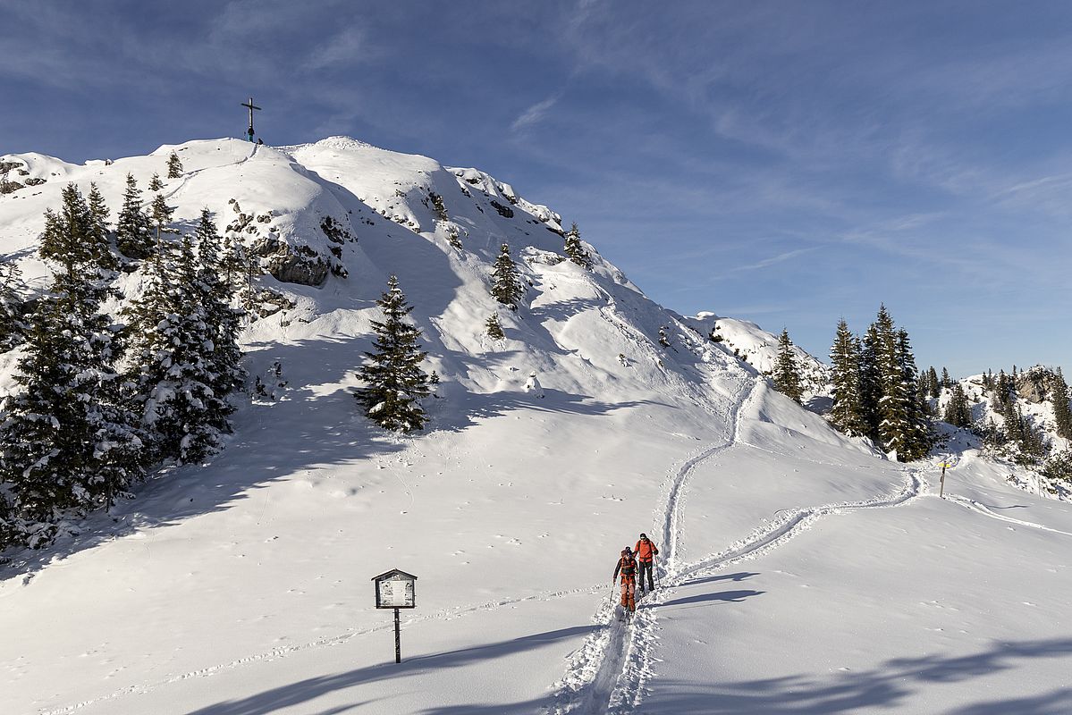 Vorbei am Taubenstein geht es in Richtung Lämpersberg