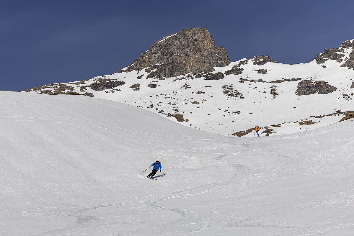 Firnabfahrt wie aus dem Lehrbuch