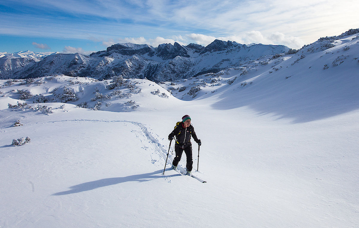 Gut geplant ist halb gewonnen - einsame Skitour bei 40 cm Neuschnee und LWS 3 entlang der eher harmlosen Route auf den Vorderunnütz