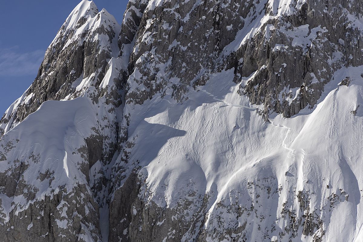 Alter Schneebrettabriss in der Ostflanke der Karlspitze