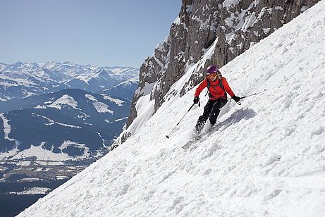 Leichte 2,5-Lagen-Jacke bei einer Abfahrt im Wilden Kaiser Abfahrt von der Rote-Rinne-Scharte, Wilder Kaiser