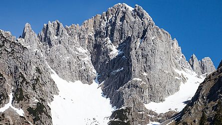 Die Karlspitze von Süd-Südosten - rechts die Ostwand Die Karlspitze von Süd-Südosten - rechts die Ostwand