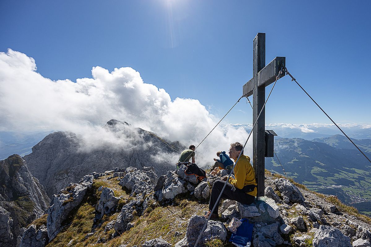 Verdiente Gipfelpause am Sonneck