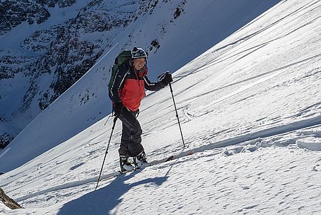 Kristian Rath ist der Skitouren- und Lawinenspezialist aus dem Allgäu Kristian Rath ist der Skitouren- und Lawinenspezialist aus dem Allgäu